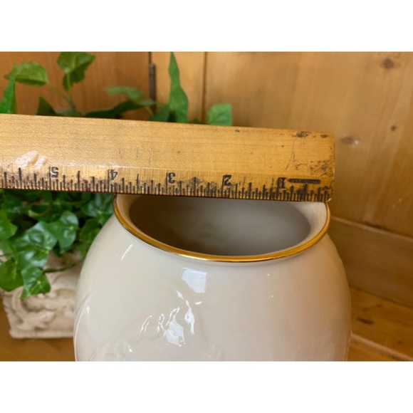 Elegant Porcelain Vase | Vintage Lenox | Ivory + Gold Trim | Raised Relief Flowe - Picture 3 of 8